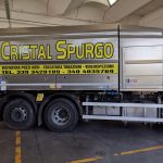 Camion Spurgo Personalizzato Con Adesivi Prespaziati